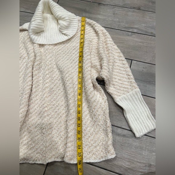 Moon & Madison oversized cowl neck sweater. - Picture 8 of 8